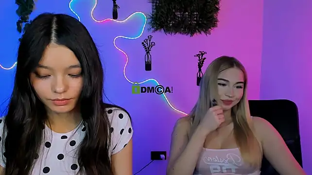 itscharlliee live cam on StripChat