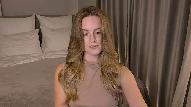 RozzitaBedberry live cam on StripChat