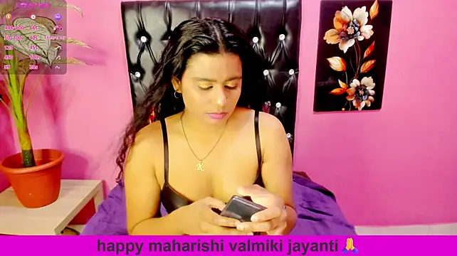 INDIANFLAME live cam on StripChat