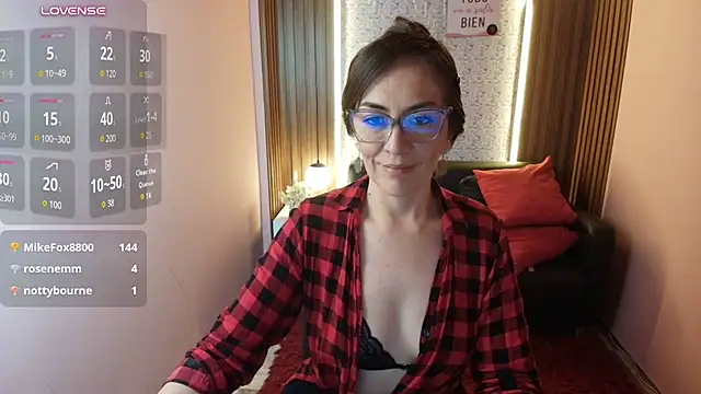 VictoriaLuxee_ webcam