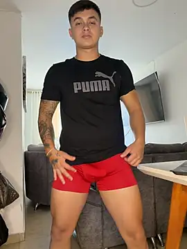 Christopher_strongg live cam on StripChat