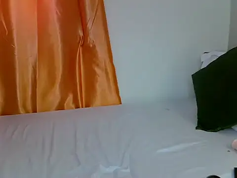 Curvydollyy live cam on StripChat