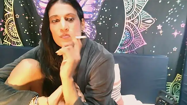 indiansexcsmile4u (F milf) - Send Azi for a MAssage