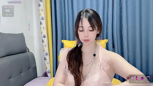 Eunwoo_o live cam on StripChat