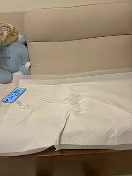 Yatou-bb live cam on StripChat