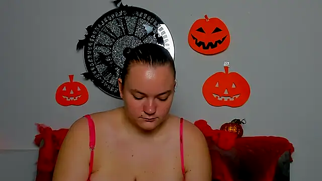 LunaArcher live cam on StripChat
