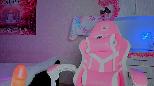 Hi_Kitti live cam on StripChat