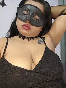 BigAssAyeaha live cam on StripChat