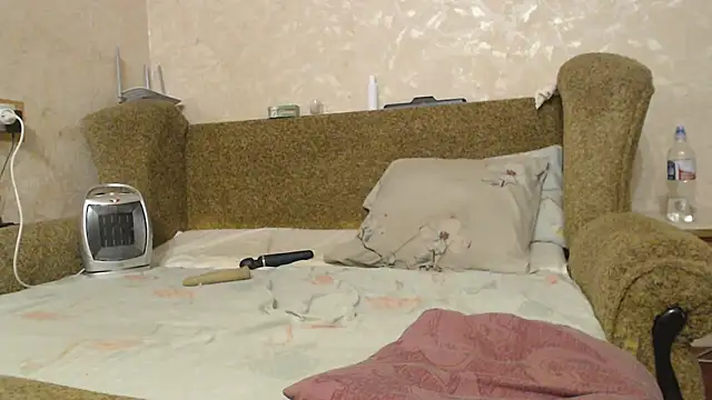 Amy_August live cam on StripChat