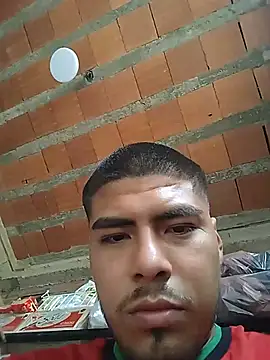Luisfenaso live cam on StripChat
