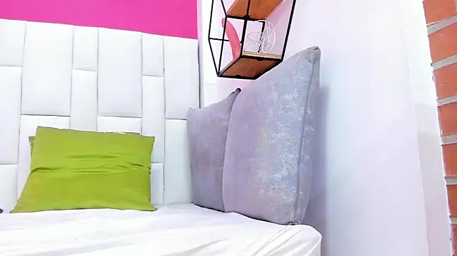 Katecurvy_hot69