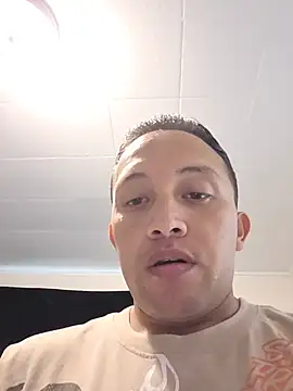 Pisthool live room snapshot on Stripchat