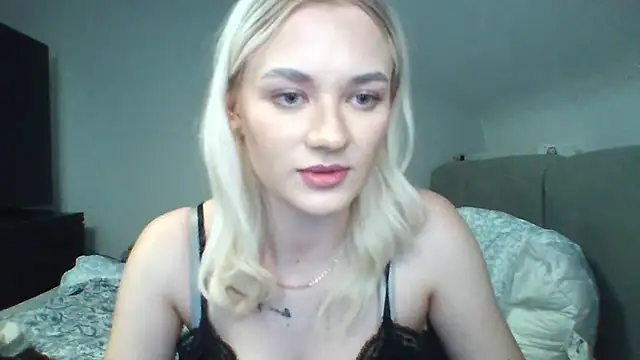 RoseSexyBlonde