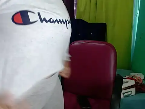 Karlotadiva1 live cam on StripChat