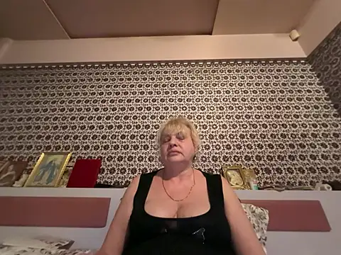 AnastasiaGrey777 live cam on StripChat