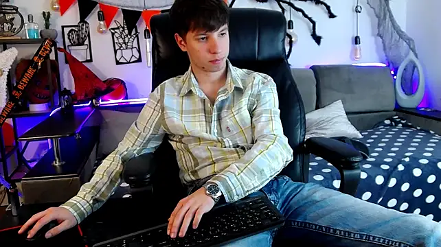 ThomasEdisonn live cam on StripChat