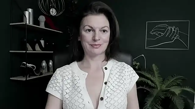 VivianWILD live cam on StripChat