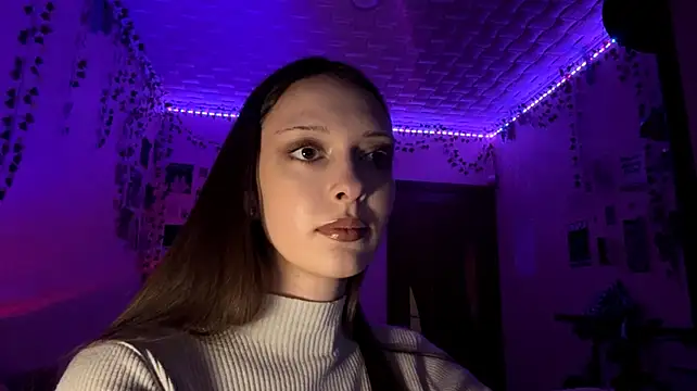 LoretaRosek live cam on StripChat