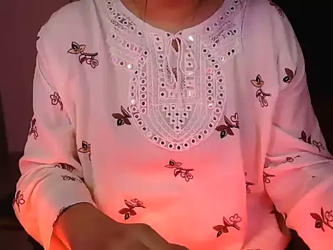 Chubby_Chhaya live cam on StripChat