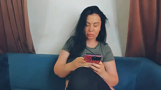 BrilliantGirll live cam on StripChat