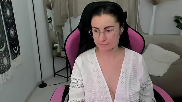 ChloeVibee live cam on StripChat