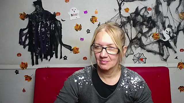 MelisaWorld live cam on StripChat