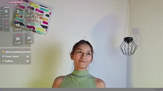 Aura_moons live cam on StripChat