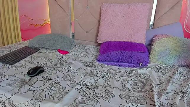 dakota_blue_ live cam on StripChat