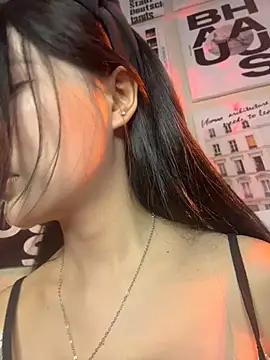 xiaoxiao1001 live cam on StripChat