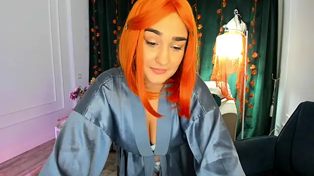 GoldenHeart_1 live cam on StripChat