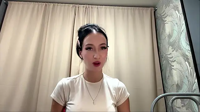 ShannaWegiel live cam on StripChat