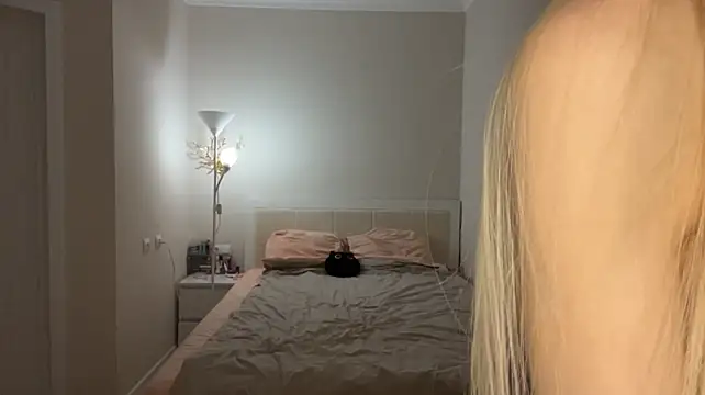 Mililluu live cam on StripChat