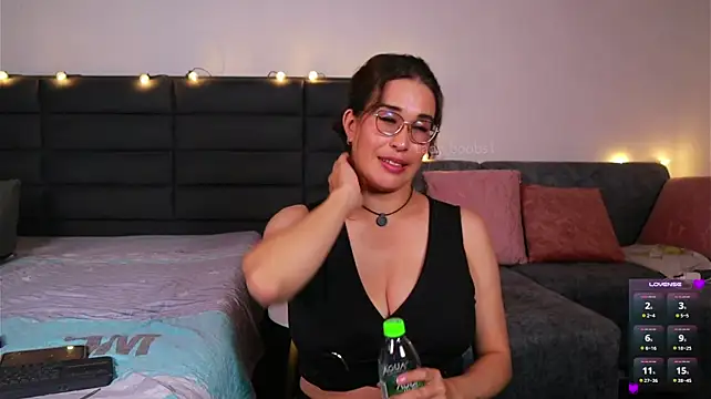 kathieandpovcock1 live cam on StripChat