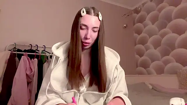 EmmalinePeitz live cam on StripChat