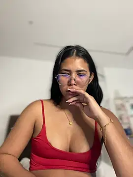 alysson_18 live cam on StripChat
