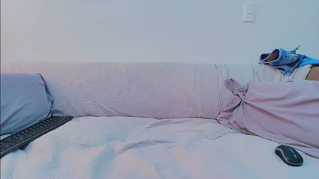 thomas_gun live cam on StripChat