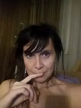Francenia_lolis live cam on StripChat