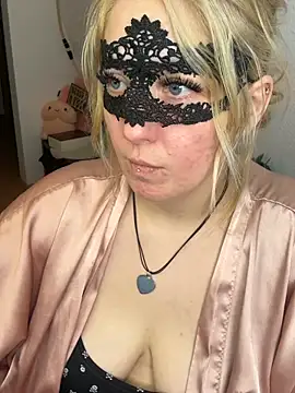 -CurvySecret-