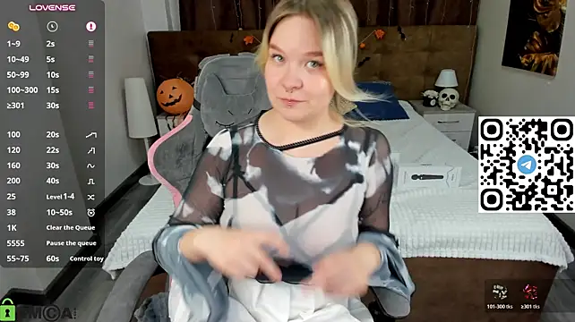 Alice_Suun live cam on StripChat