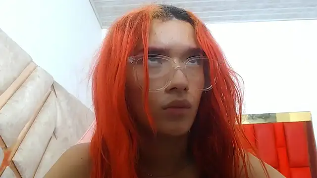 vaiolethts live cam on StripChat