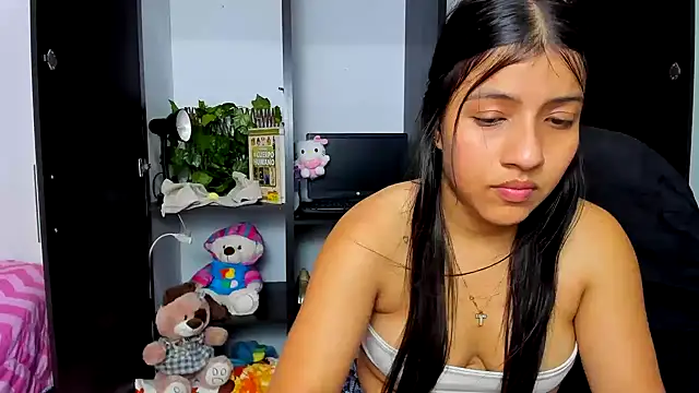 zara_cute live cam on StripChat
