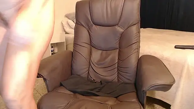 devil_modest