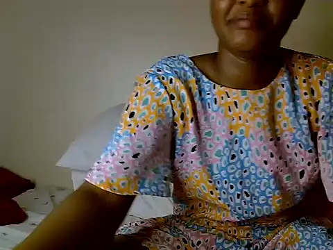 Petite_Ebony10 live cam on StripChat