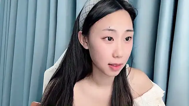 diudiu622 live cam on StripChat