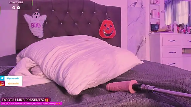 alysson_18 live cam on StripChat