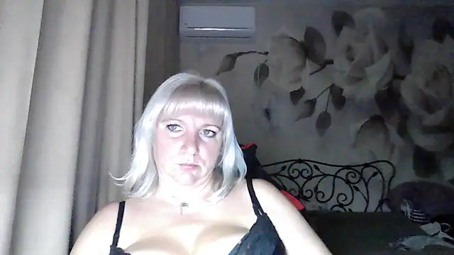 MeilomaWesa live cam on StripChat