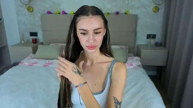 Snow_WhiteeeX live cam on StripChat