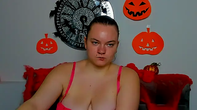 LunaArcher live cam on StripChat