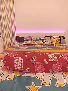 LoveLy-Soneya live cam on StripChat