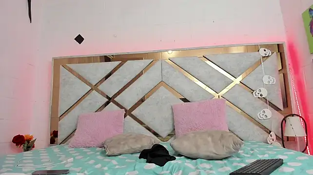 naomi_sweetx